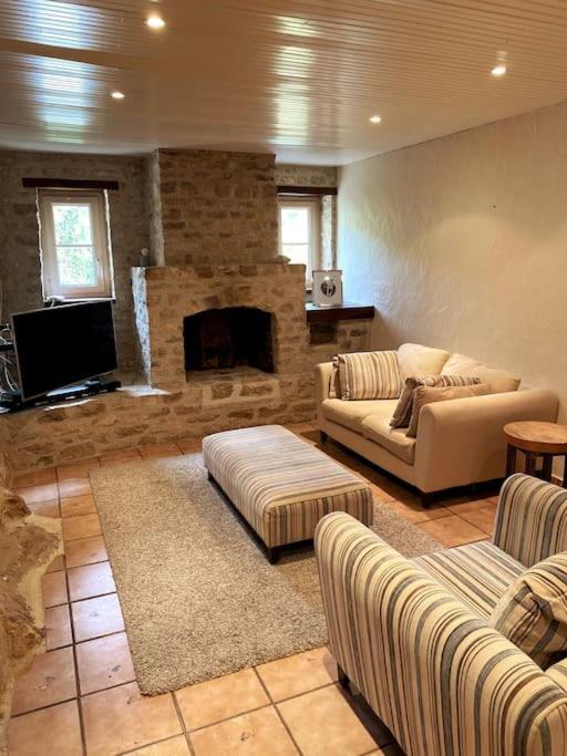 Uniquely Private Holiday Villa In The Charente Puyreaux Exterior photo