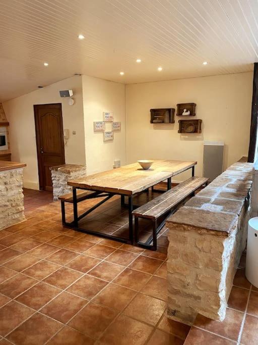 Uniquely Private Holiday Villa In The Charente Puyreaux Exterior photo