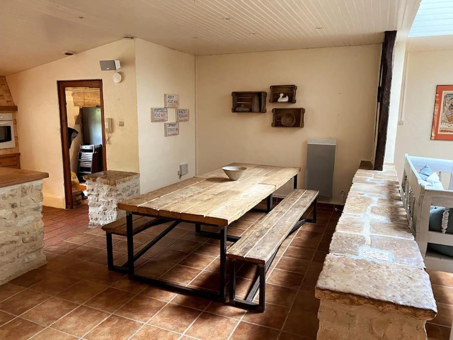 Uniquely Private Holiday Villa In The Charente Puyreaux Exterior photo
